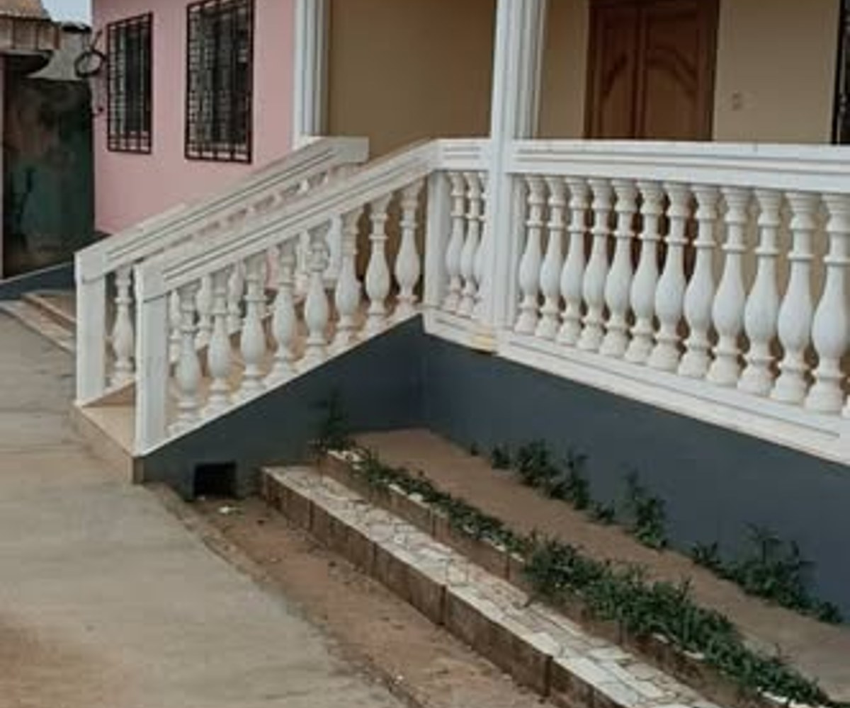 Entrepôts et bureaux à louer à Mvan, Yaoundé