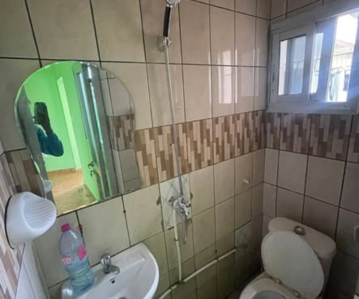 Chambre moderne à louer - Cité des Palmiers, Douala