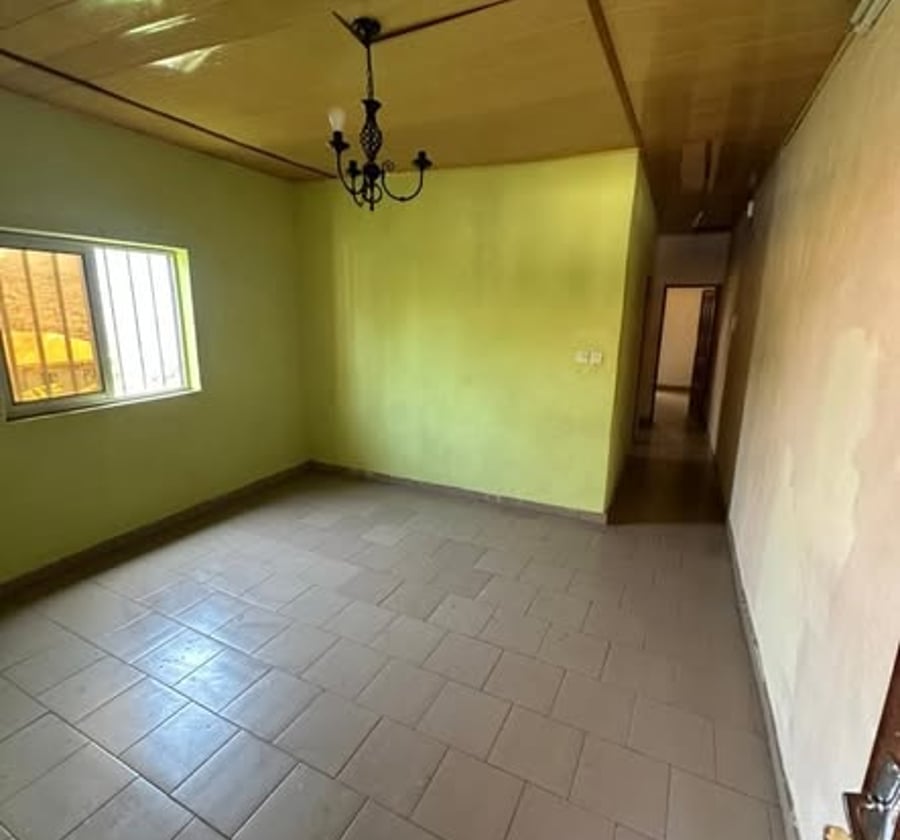 Appartement 2 chambres Mendong - 75 000 FCFA/mois
