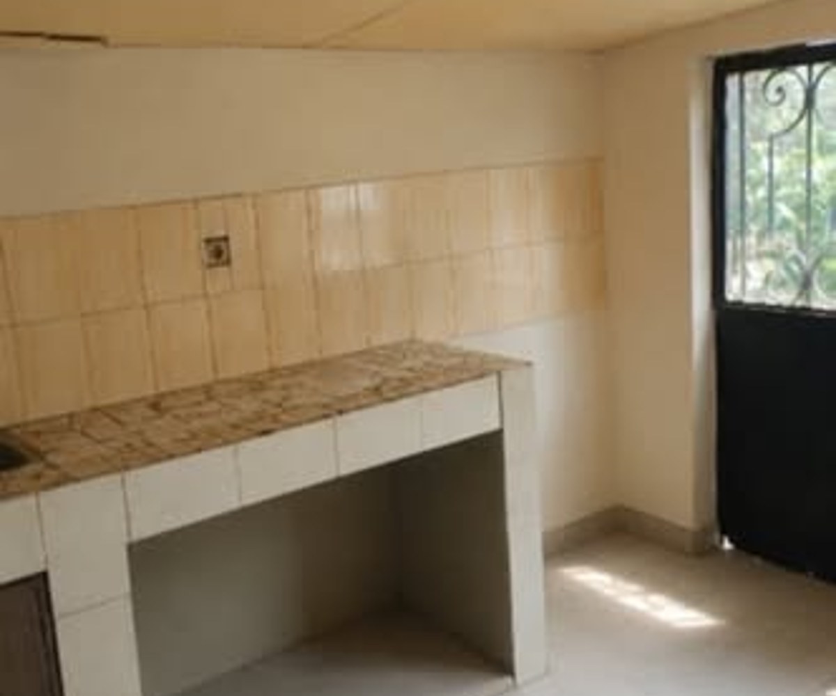 Chambre semi moderne à louer - Cite Sic, Douala
