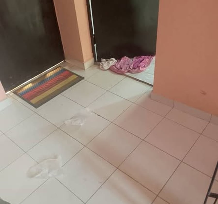 Chambre moderne 3 pièces à Ndogbong, Vallée Biffaga