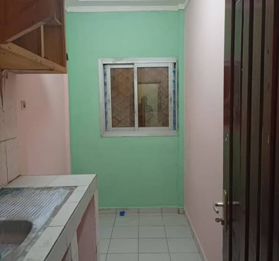 Studio moderne à louer à Beedi