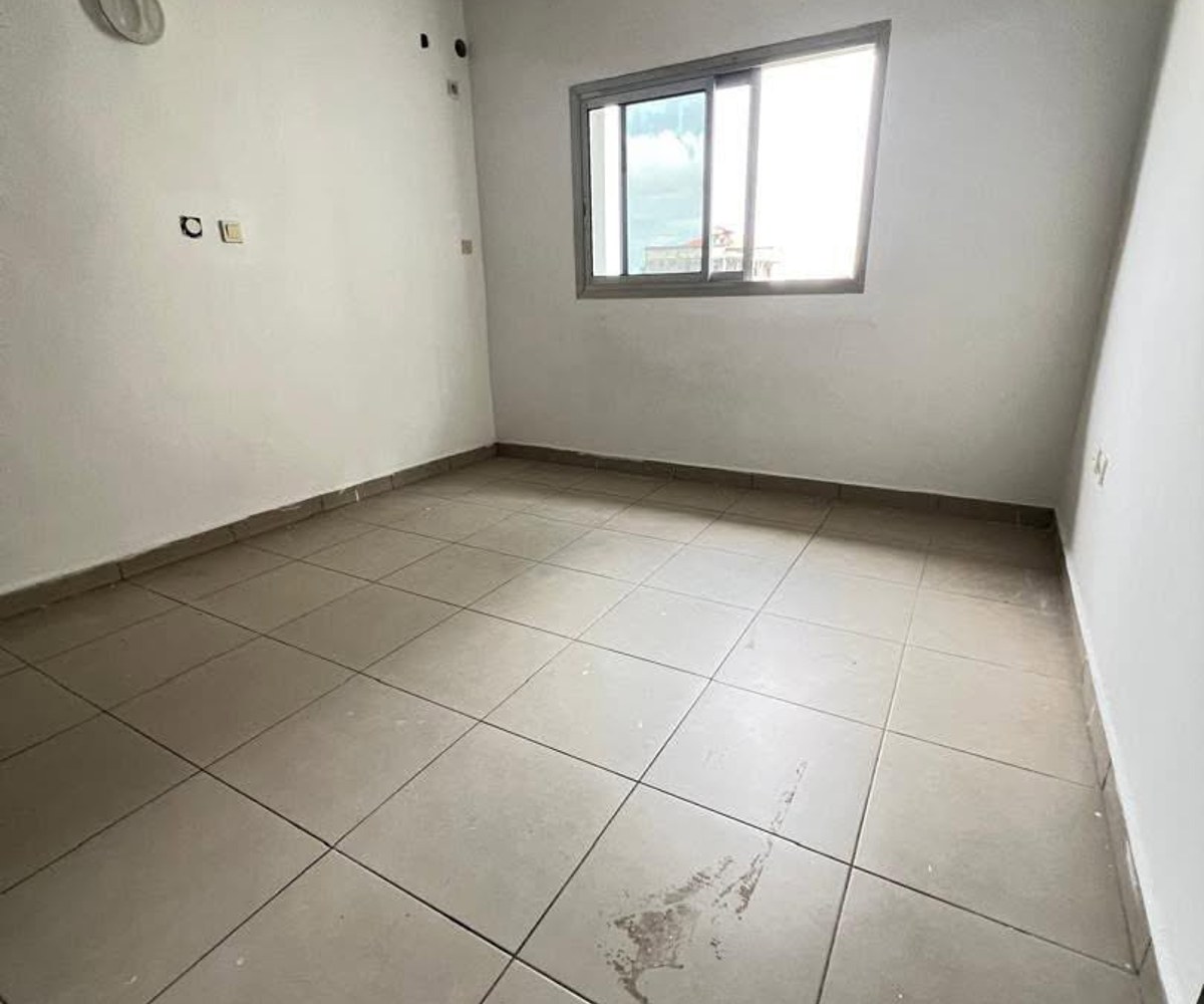 Appartement 3 chambres à louer à Logpom, Douala