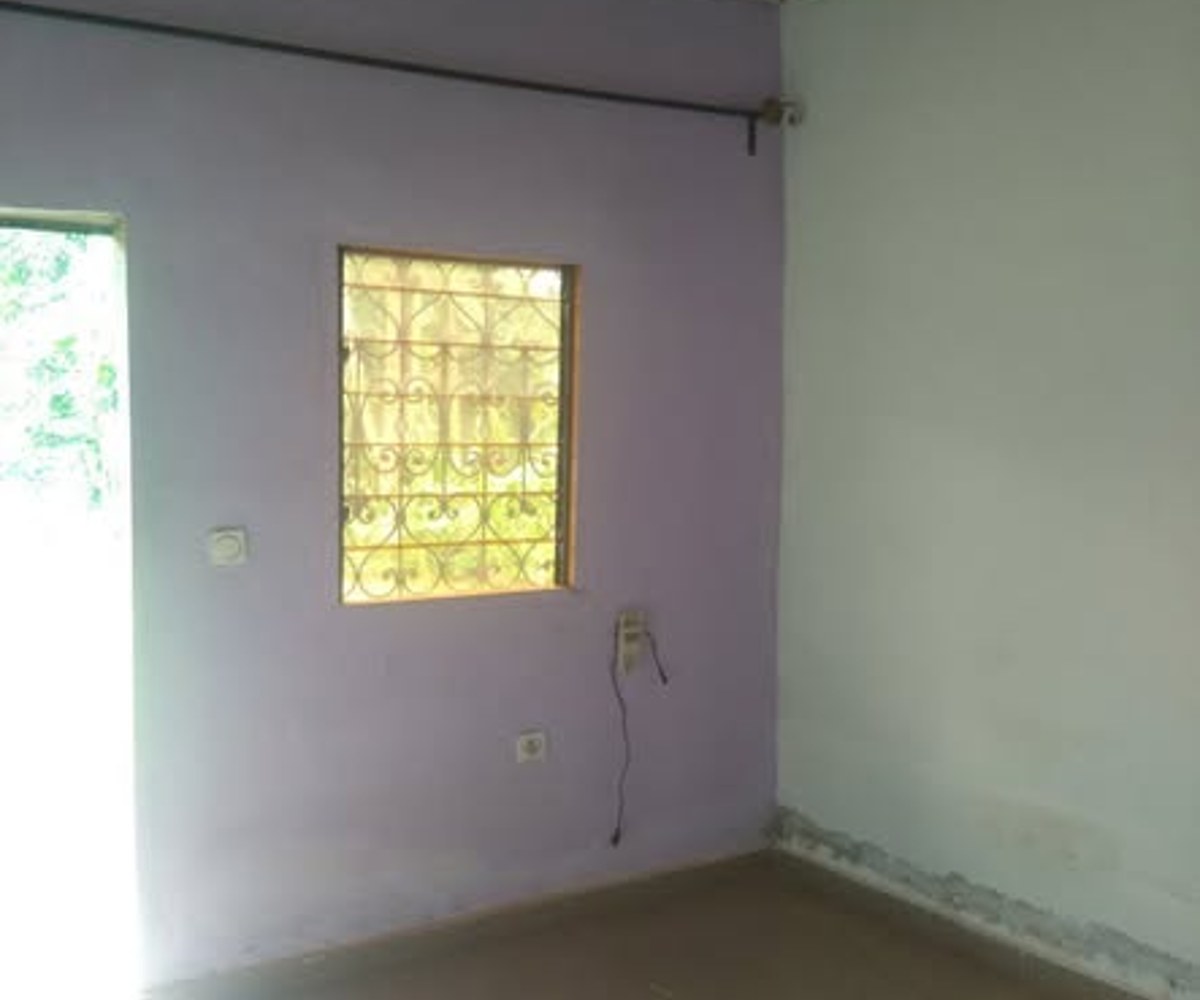 Chambre moderne à Nkoabang