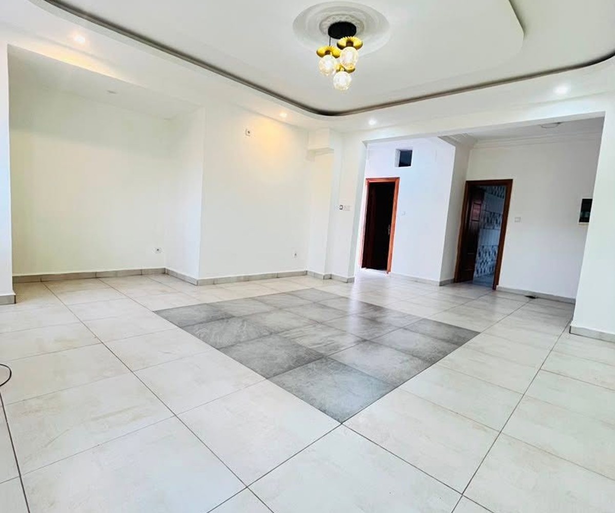 Vaste appartement haut standing à louer - Nsam Colombia, Yaoundé