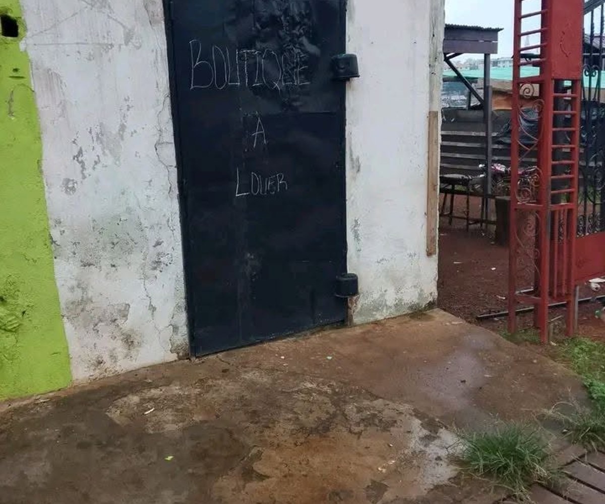 Boutique à louer - Nkolndongo, Yaoundé