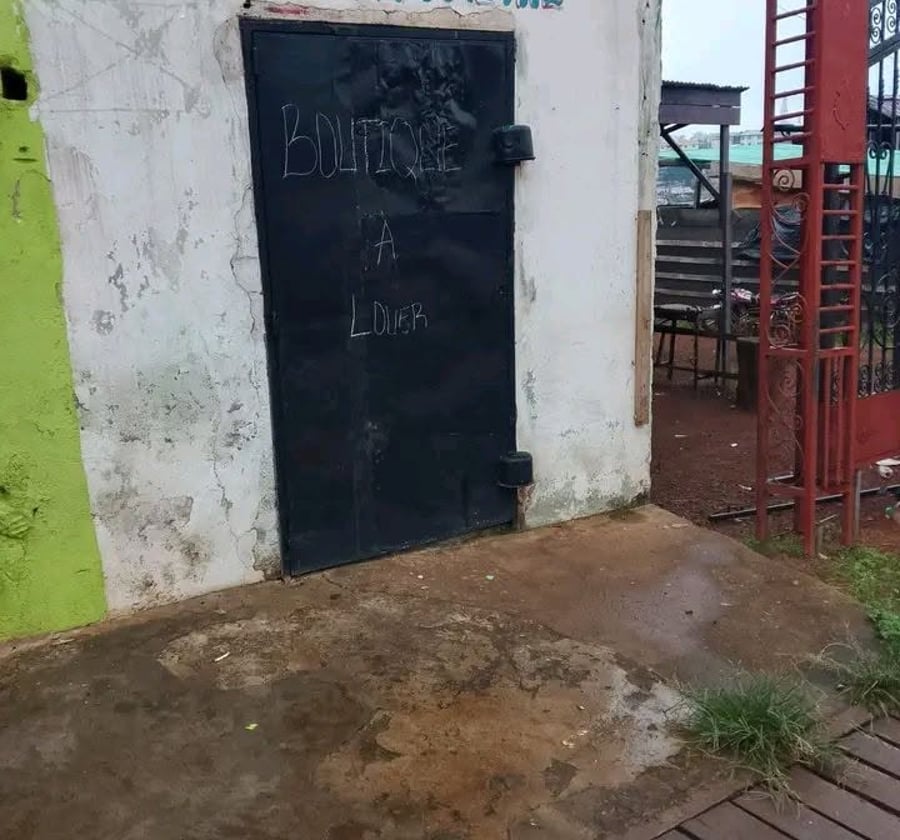 Boutique à louer - Nkolndongo, Yaoundé