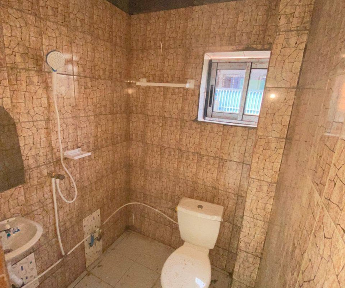 Chambre moderne à louer à Odza petit marché