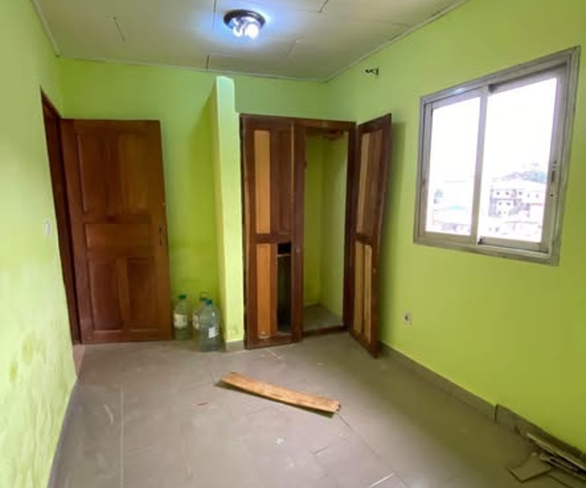 Studio moderne à Biyem-Assi