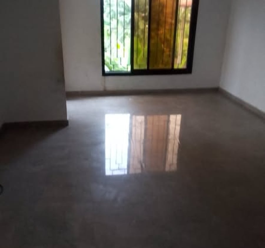 Appartement à louer à Logbessou - 2 chambres, 1 douche, forage, compteur prépayé