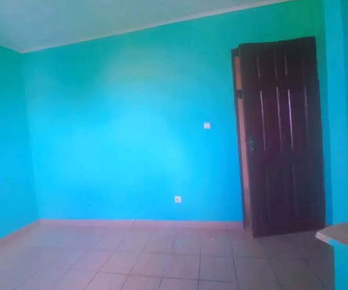 Studio moderne avec balcon, proche du goudron – Ndogbong