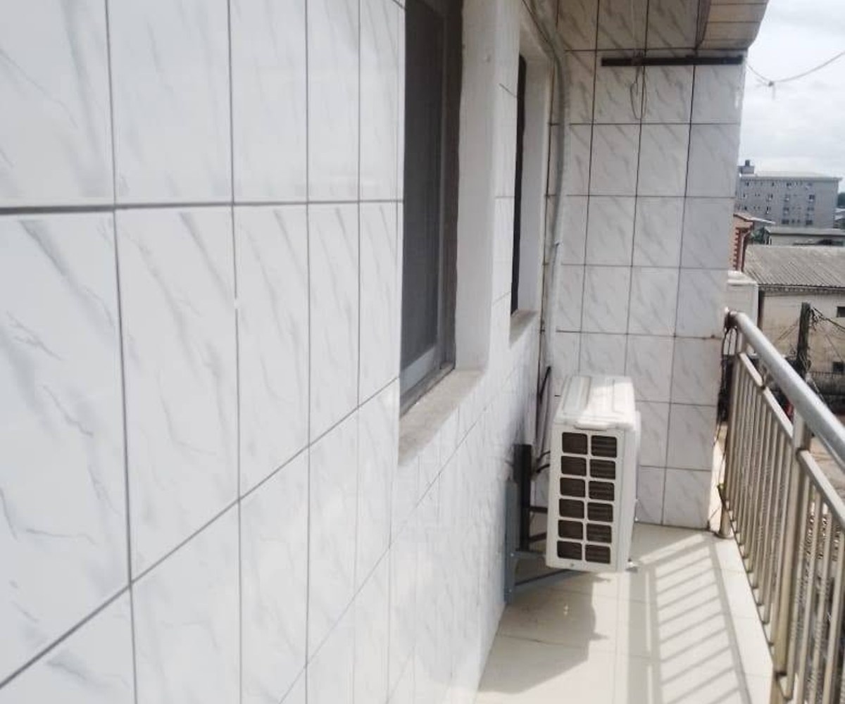 Appartement moderne 2 chambres à Bonamoussadi