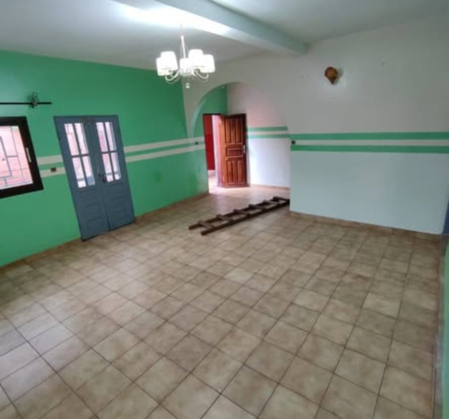 Appartement 3 chambres à louer à Titi Garage