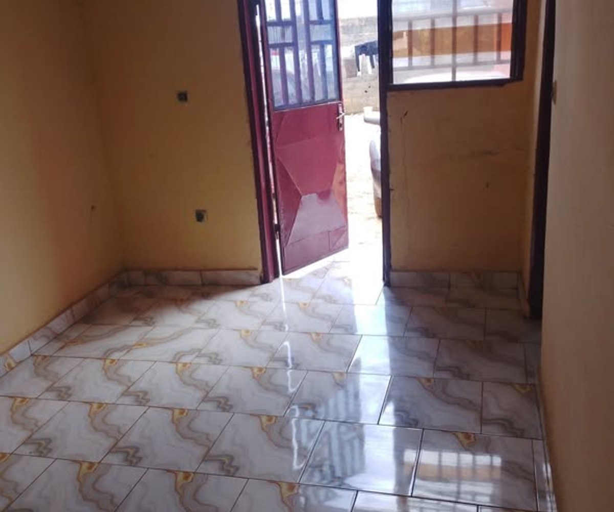 Maison 2 chambres à Mimboman, dans la barrière