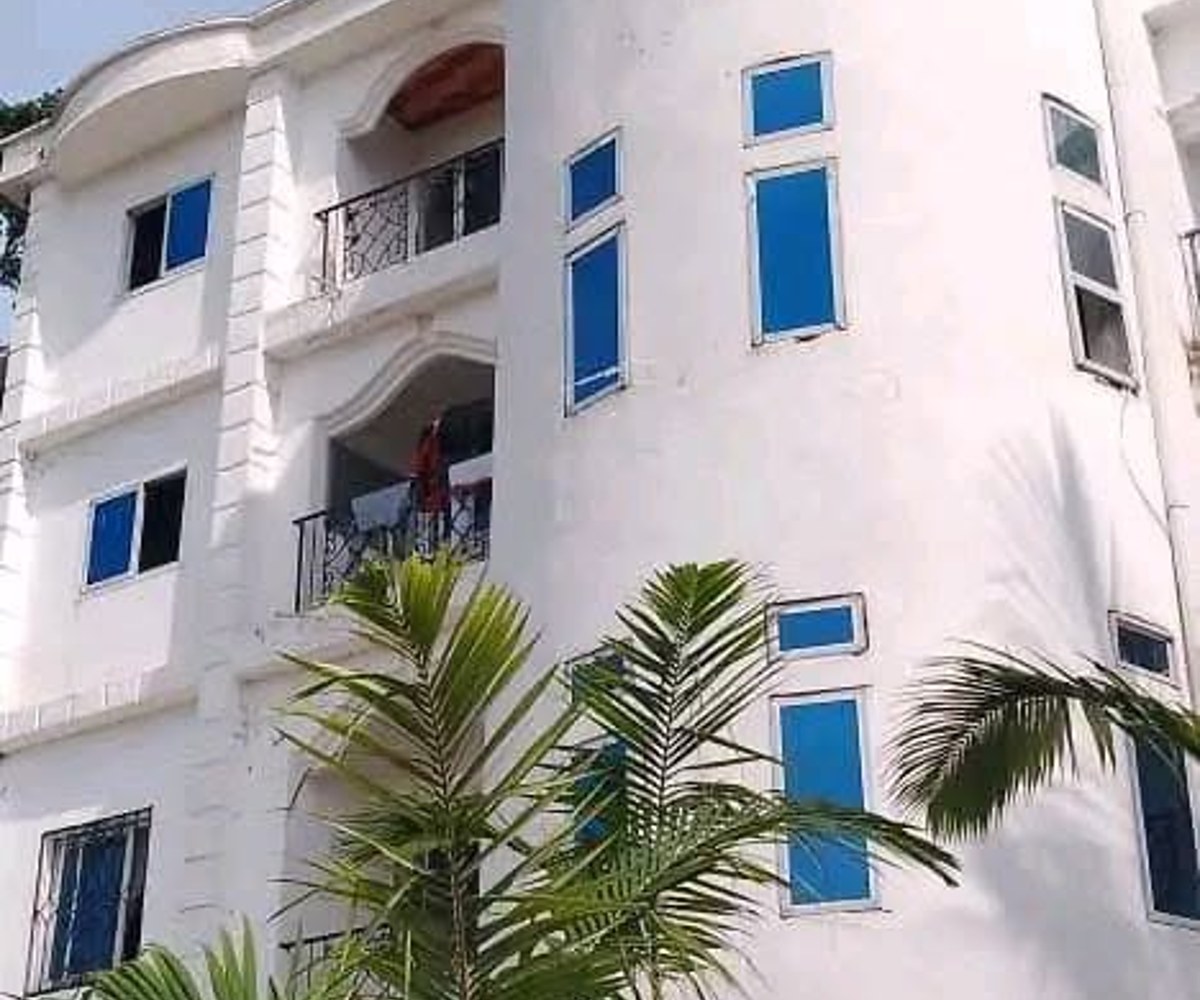 Studio moderne bon standing à louer à Mbankolo