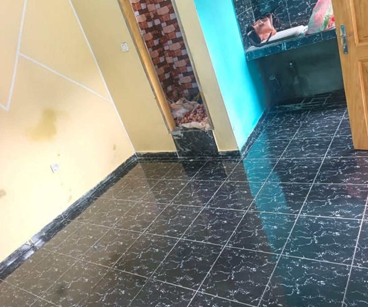 Chambre moderne à PK 10, Douala