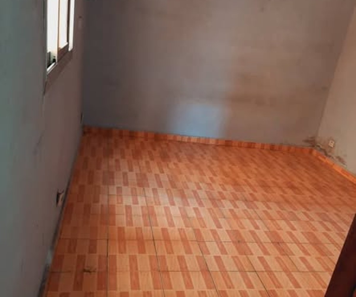 Grande chambre moderne - Hôpital de la caisse, Yaoundé