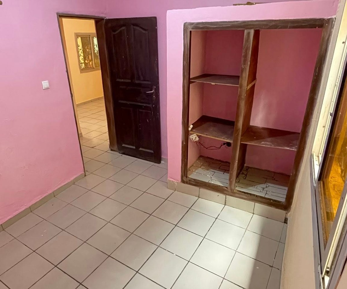 Grand appartement moderne - 2 chambres - Nkoabang