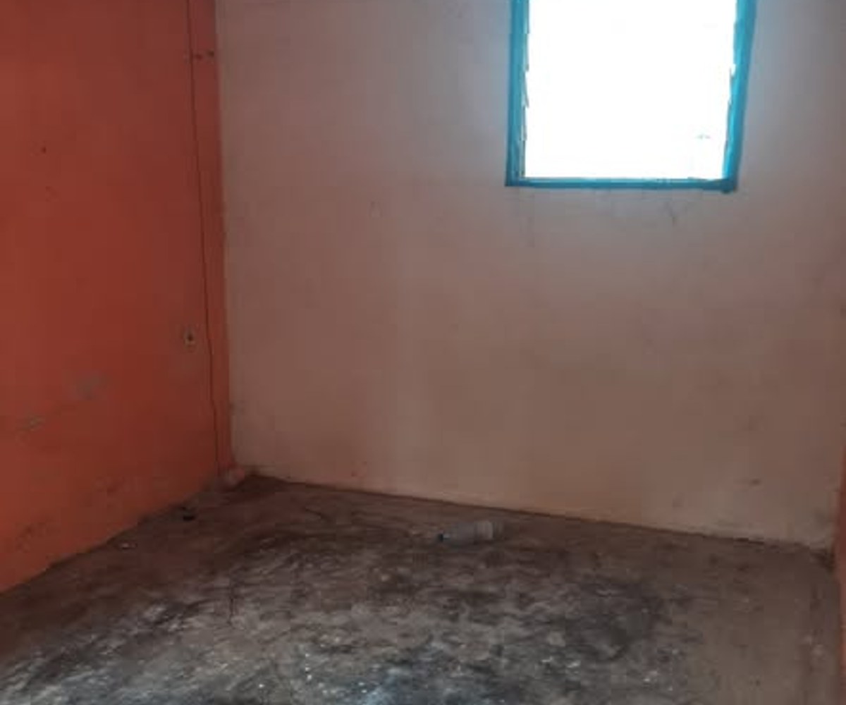 Chambre simple à louer à PK 10, Douala