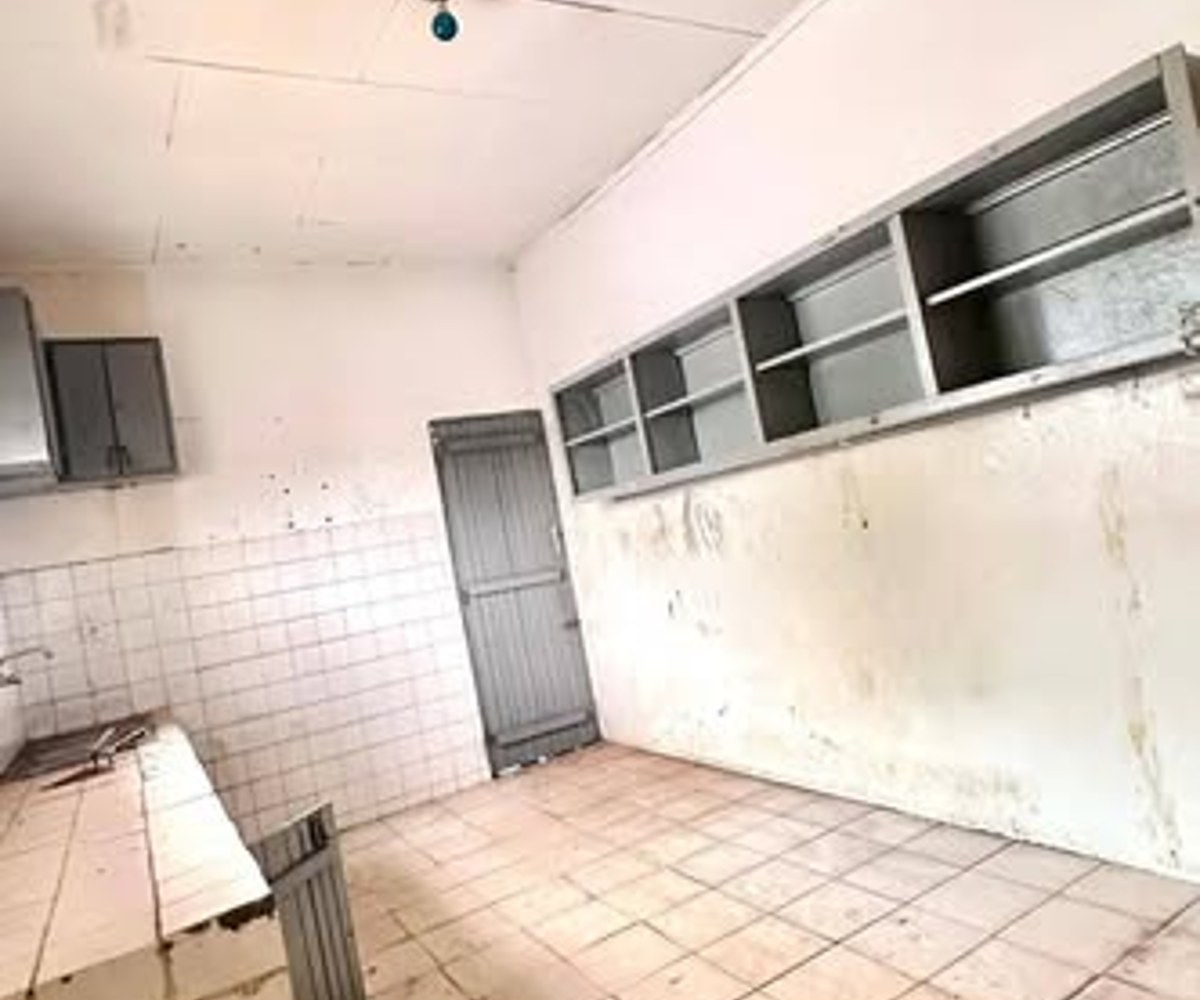 Villa commerciale à louer à Mvolyé