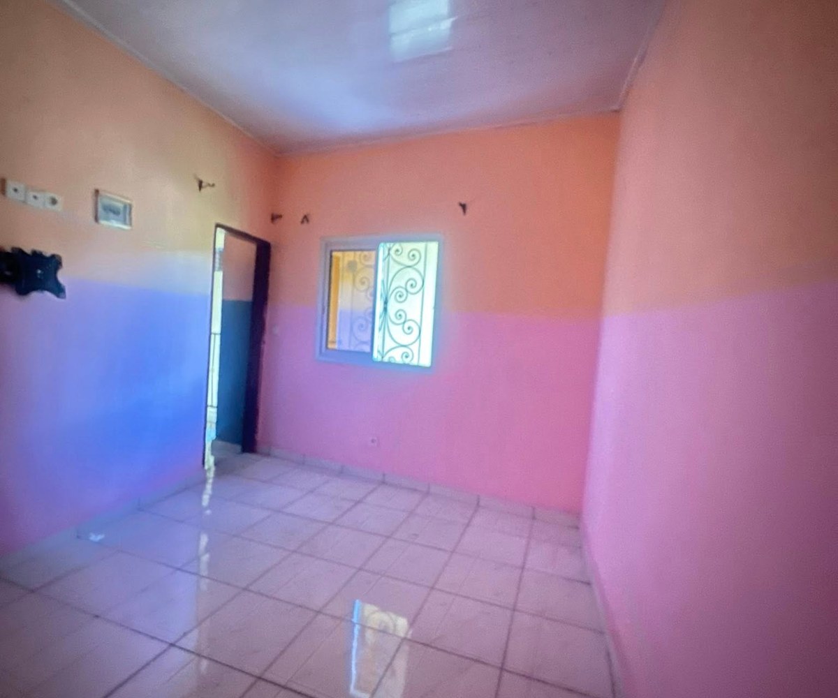 Chambre moderne à PK 17 – Douala