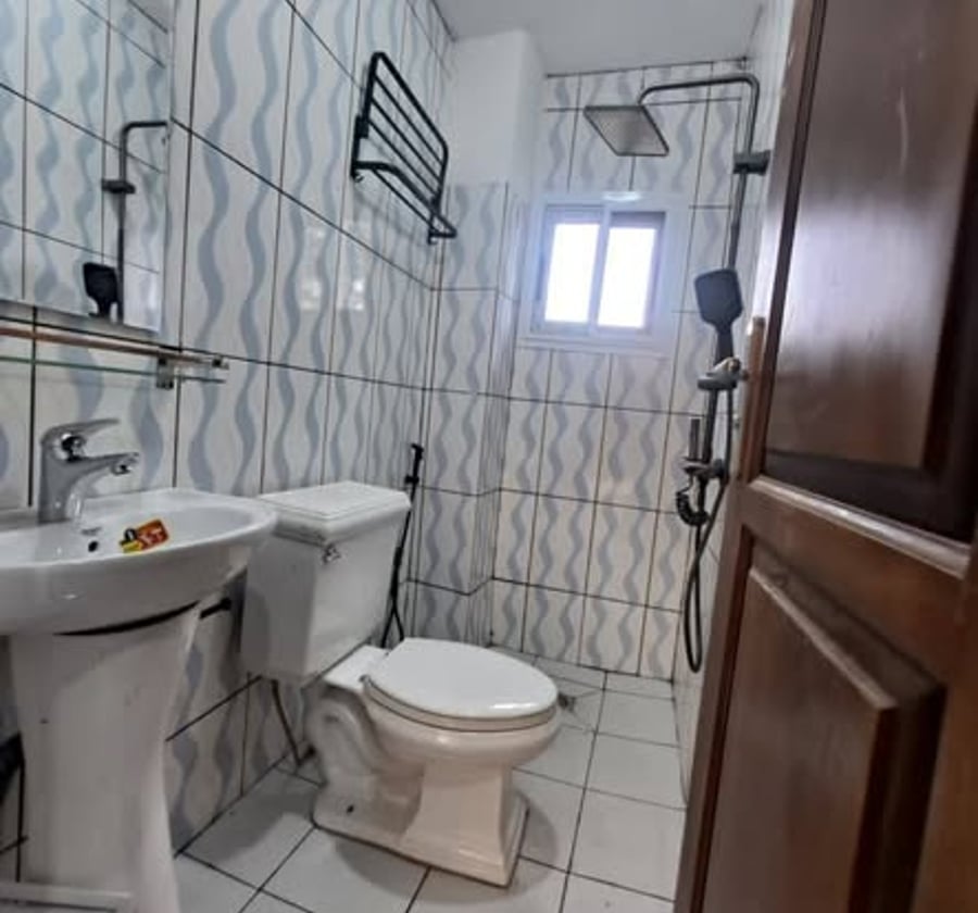 Appartement moderne neuf à louer – Tsinga Village, Yaoundé