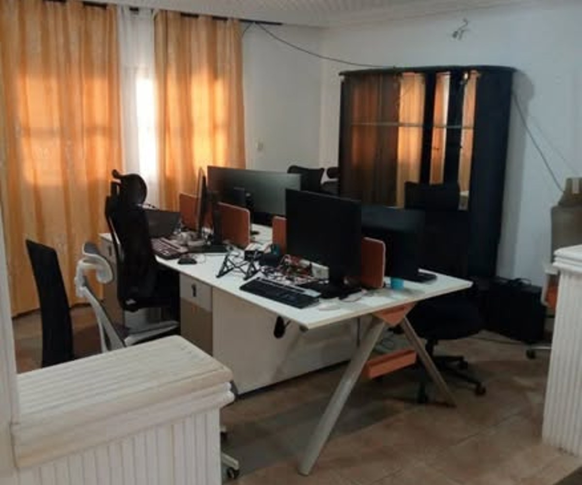 Vaste duplex à louer à Ndogbong