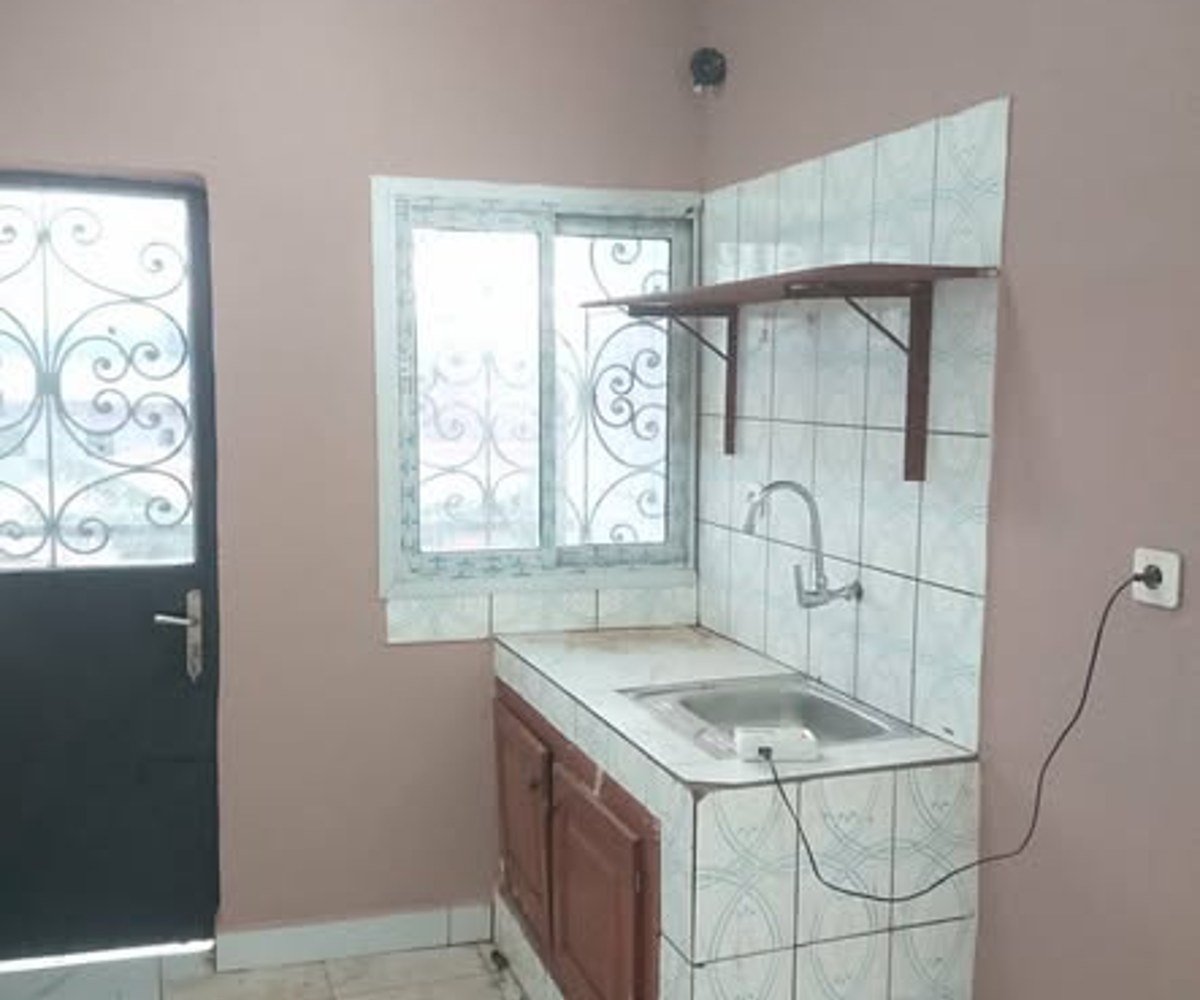 Studio moderne à louer à Nkoabang