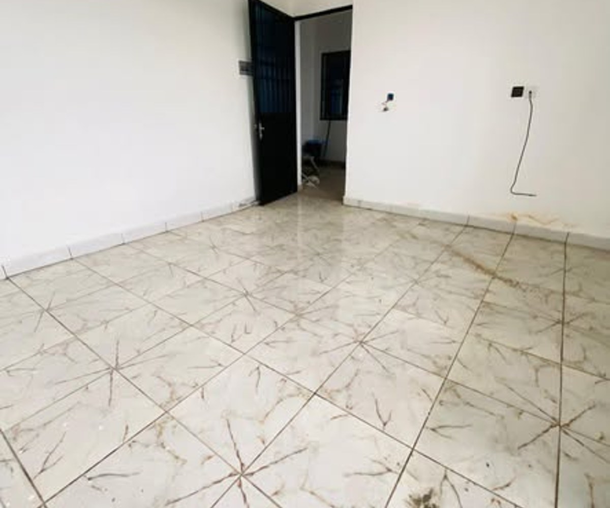 Studio moderne à Bépanda Commissariat 7