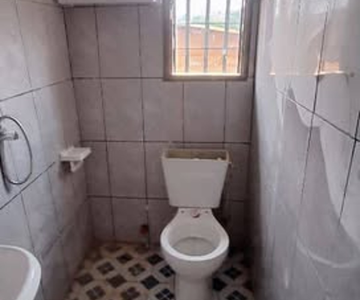 Chambre moderne à louer à Ekoumdoum