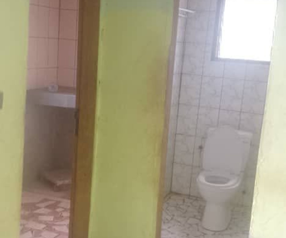 Chambre moderne à louer à Nkoabang