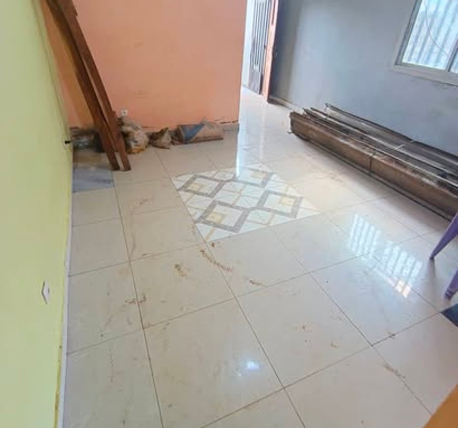 Studio moderne à louer à Efoulan
