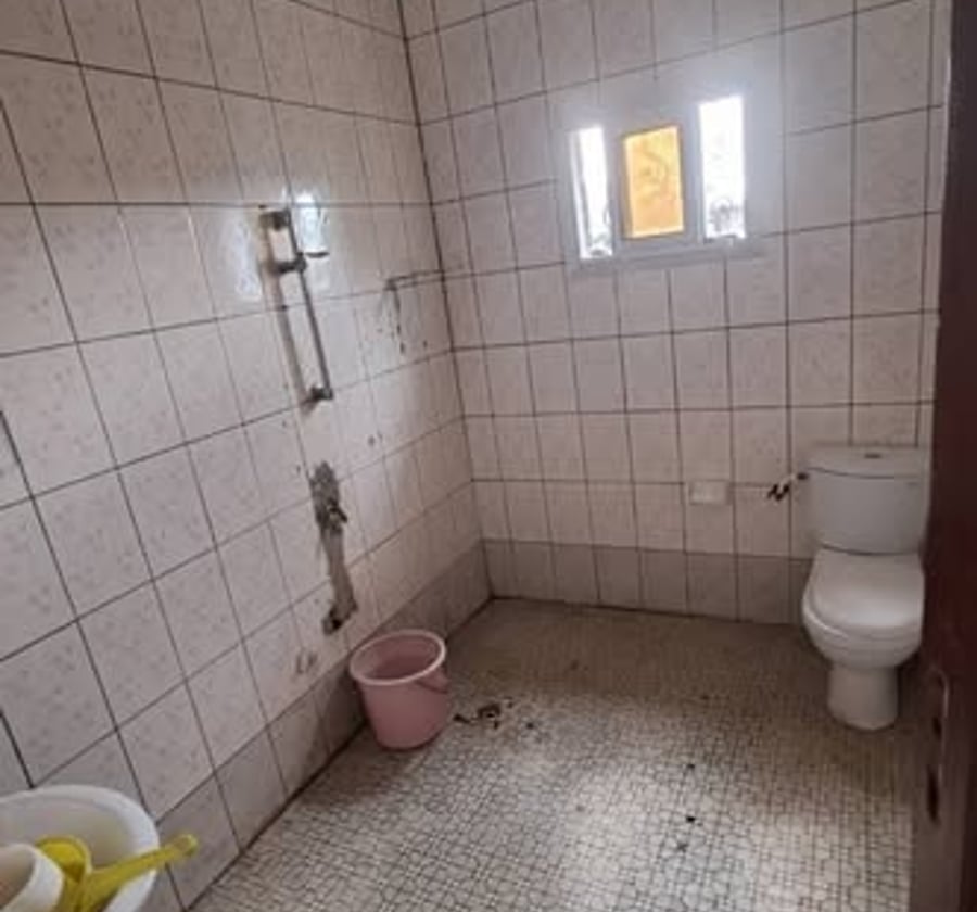 Duplex à louer à Logpom Njoya - 6 chambres, 5 douches, 450 000 FCFA/mois
