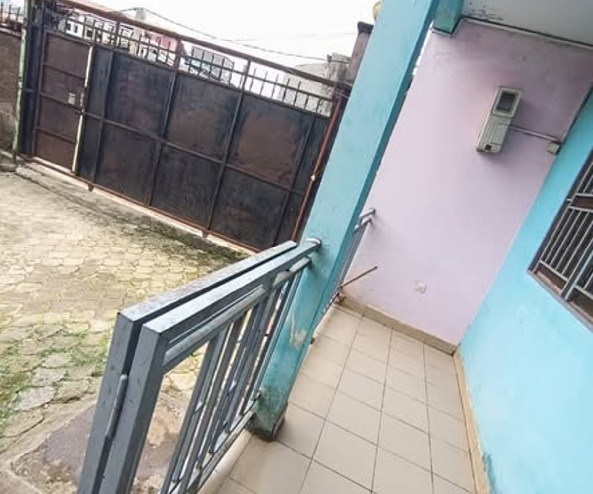 Studio moderne à louer – Carrefour Biyem-Assi
