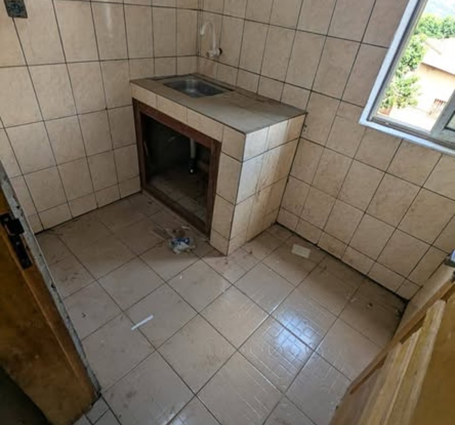 Studio moderne avec forage et parking sécurisé - Nkolmesseng