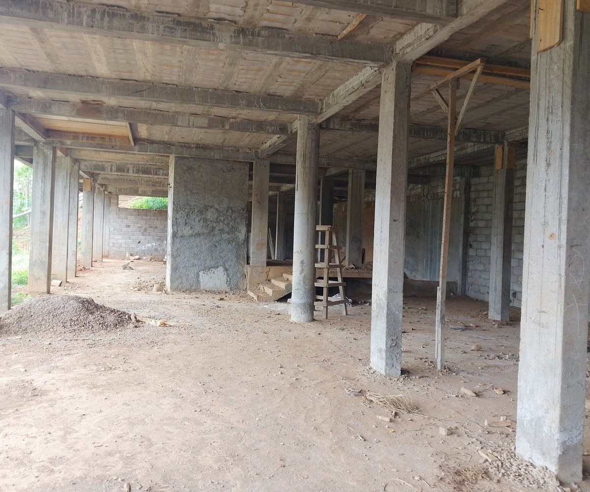 Grand magasin à louer à Yaoundé Nkoabang