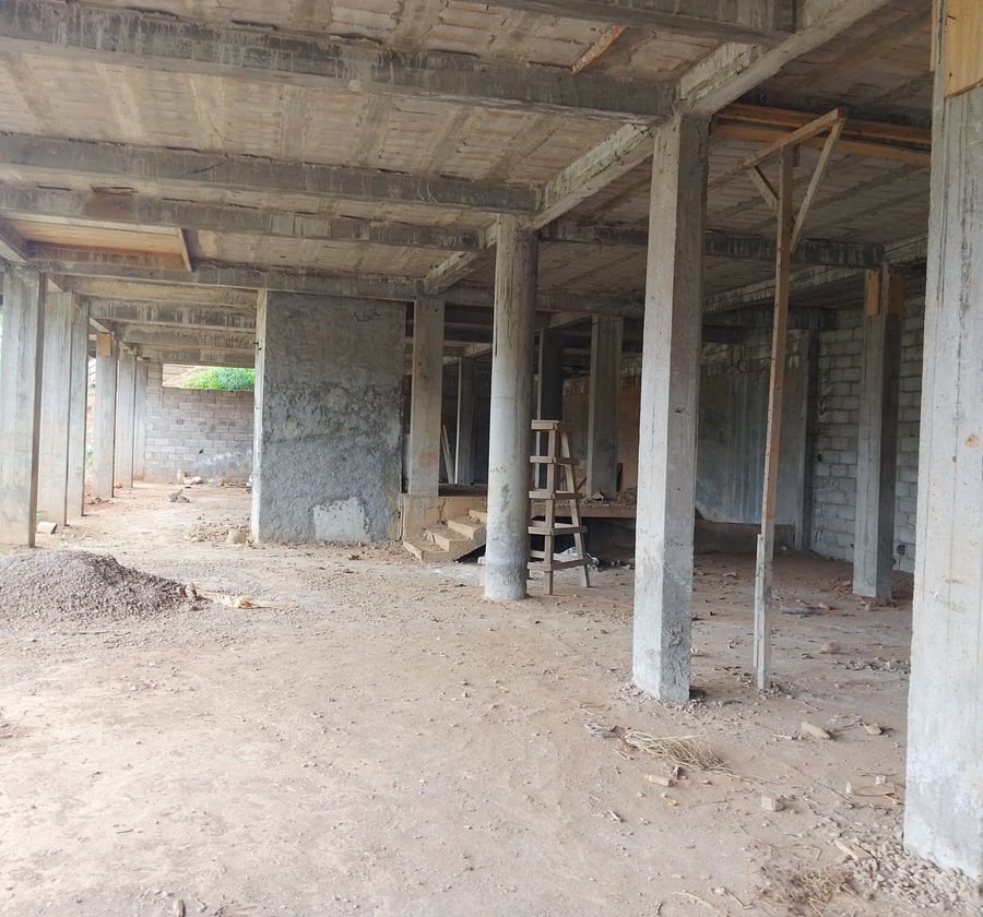 Grand magasin à louer à Yaoundé Nkoabang