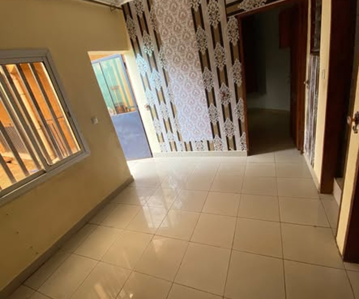 Mignon studio à Total Ngousso