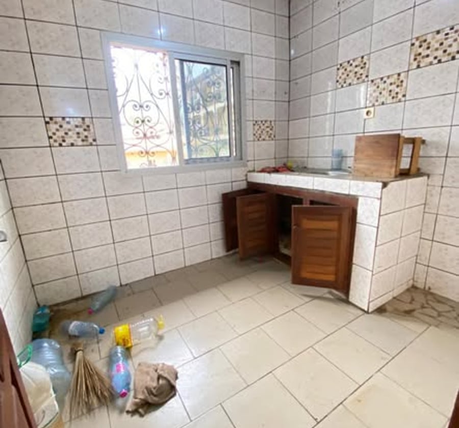 Studio moderne à louer à Etoug-Ebe