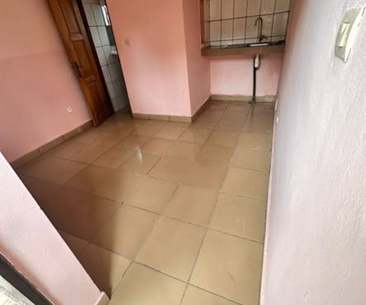 Chambre moderne à louer à Ndogbong Bel Air