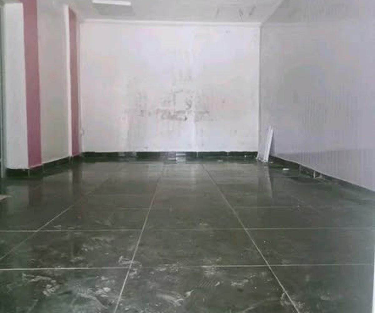 Boutique à louer à Deido