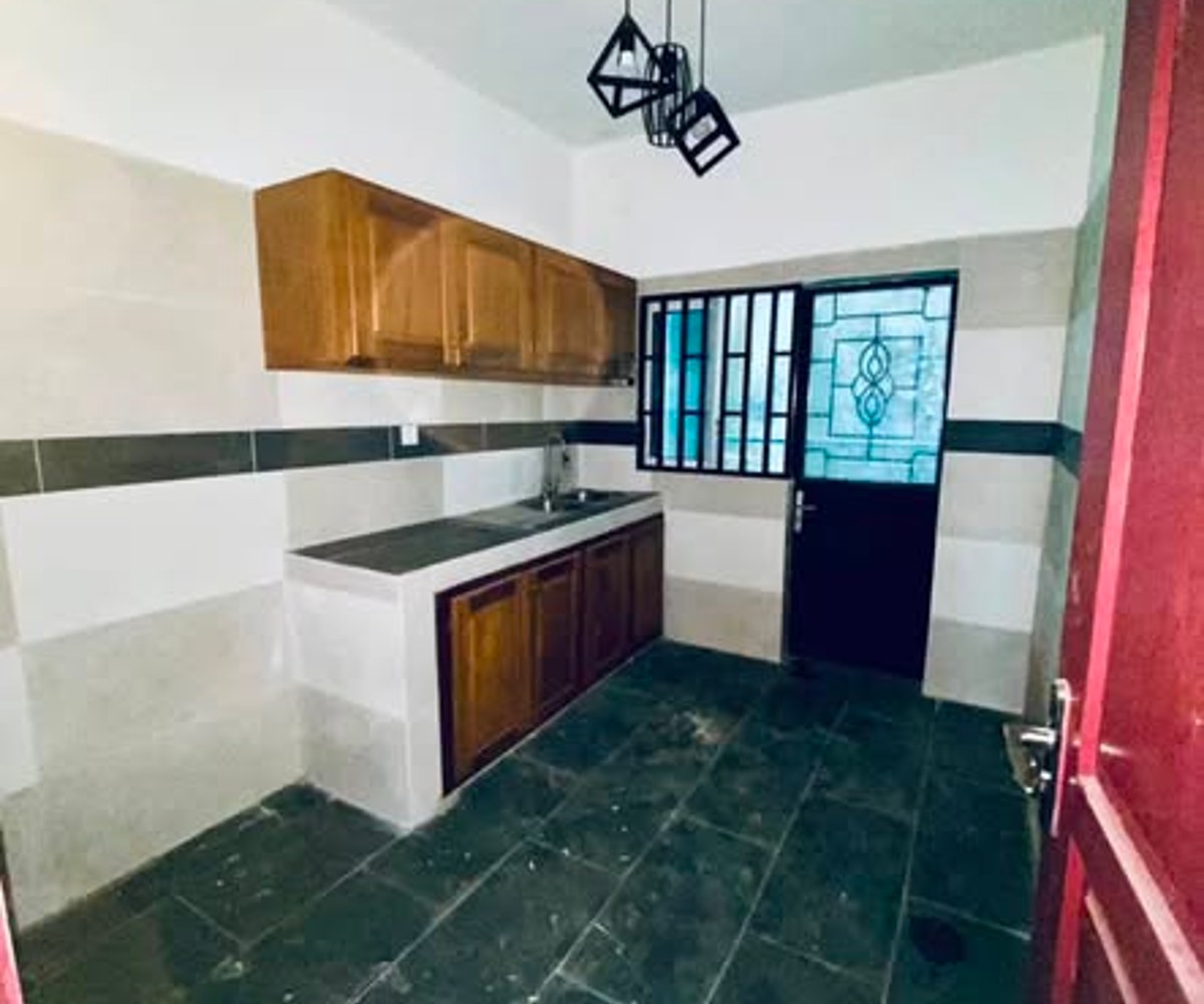 Studio à louer à Logbessou, Douala - 70 000 CFA/mois