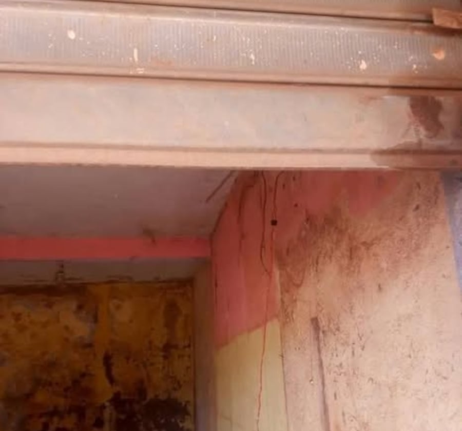 Boutique en bordure de route - PK17, Douala