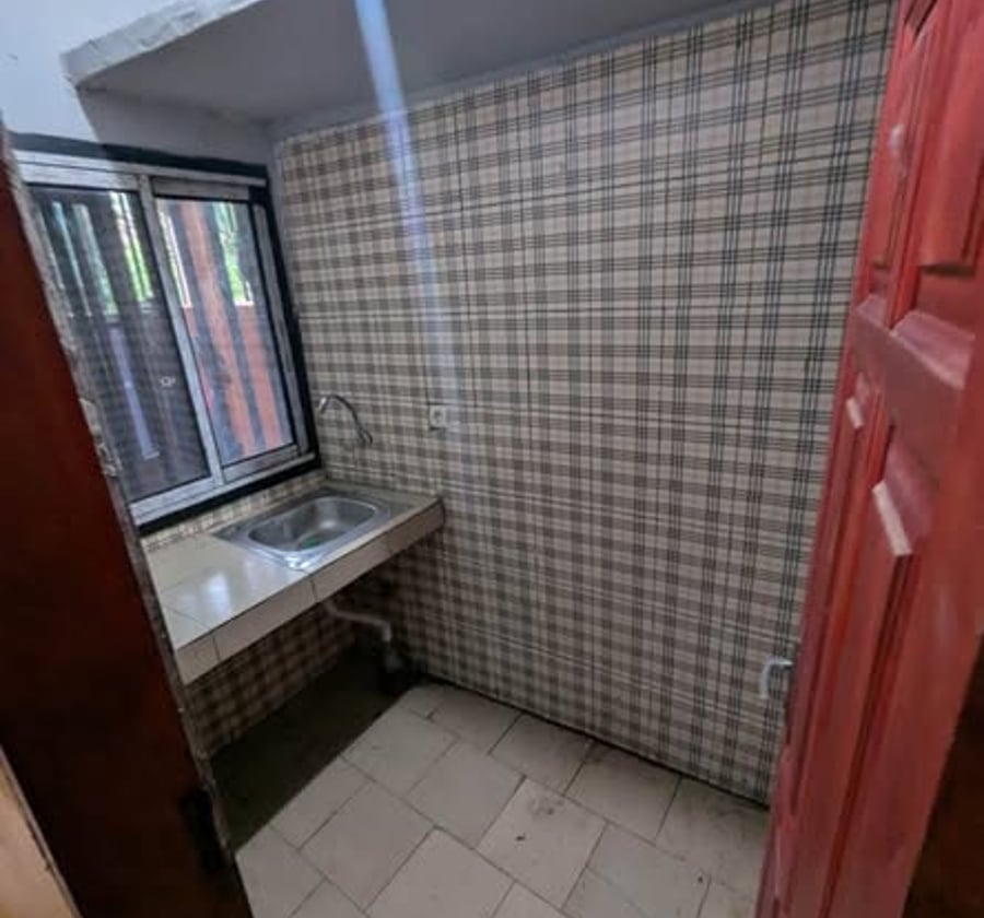 Studio moderne à Ahala Barrière