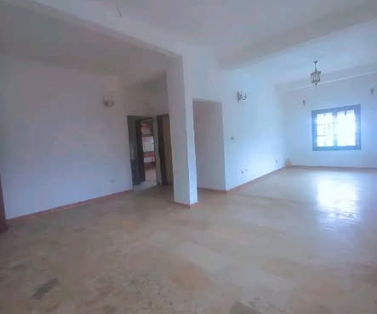 Vaste appartement bon standing à Akwa - 2 chambres, 3 douches