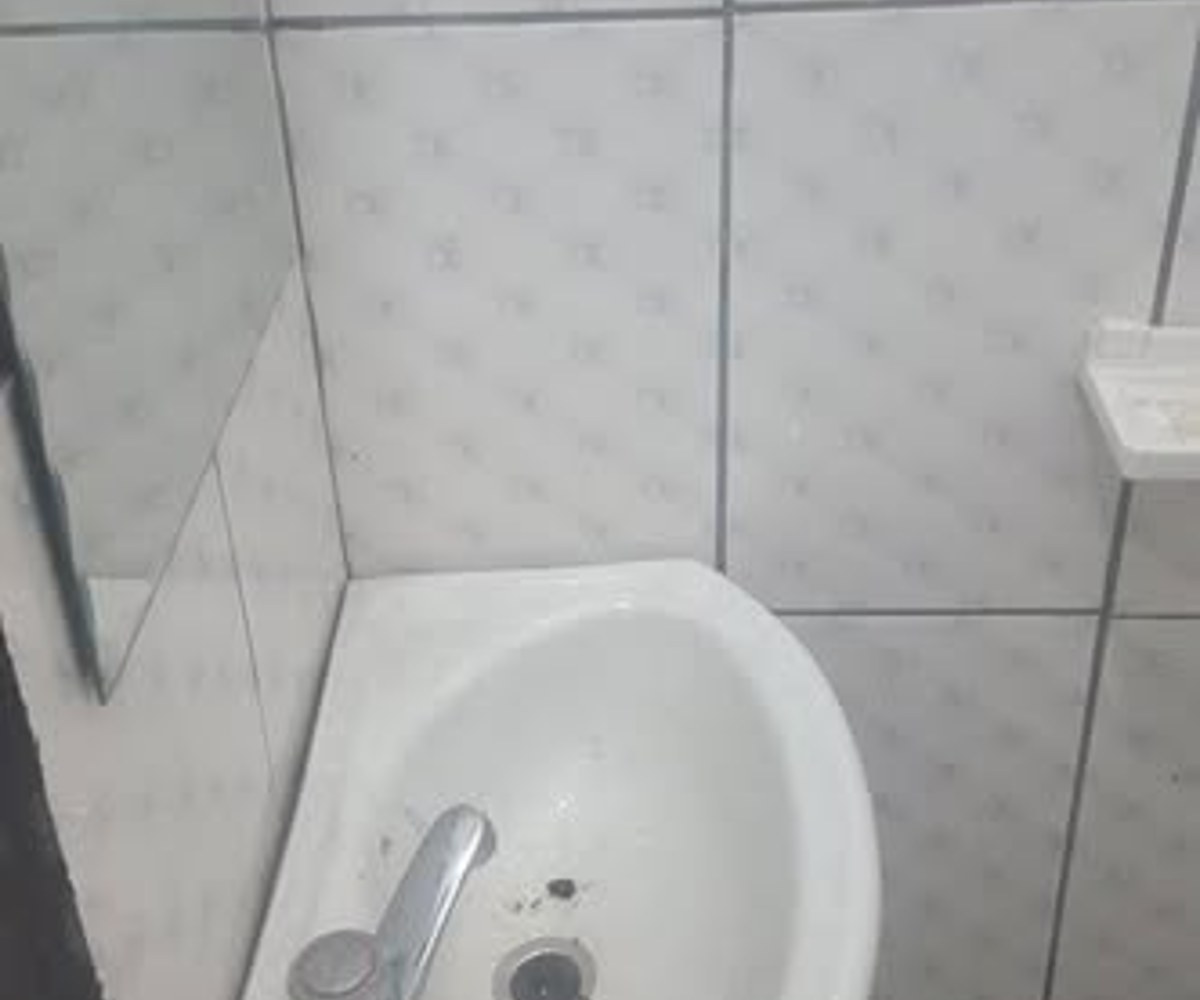 Studio moderne à louer à Village, Douala