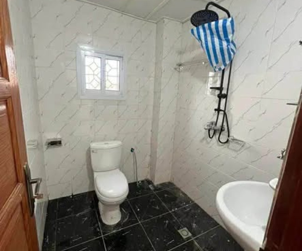 Studio moderne à louer à Efoulan