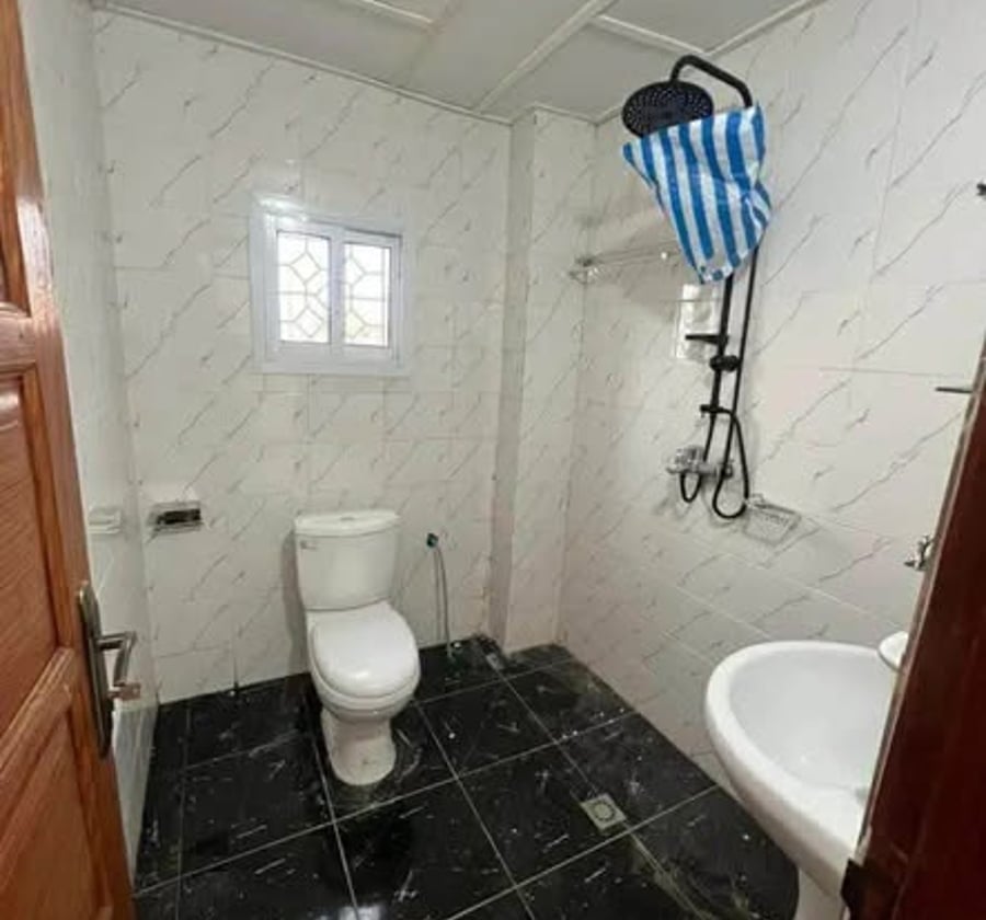 Studio moderne à louer à Efoulan