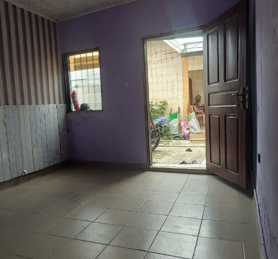 Chambre moderne Ndogbon - 30 000 FCFA/mois