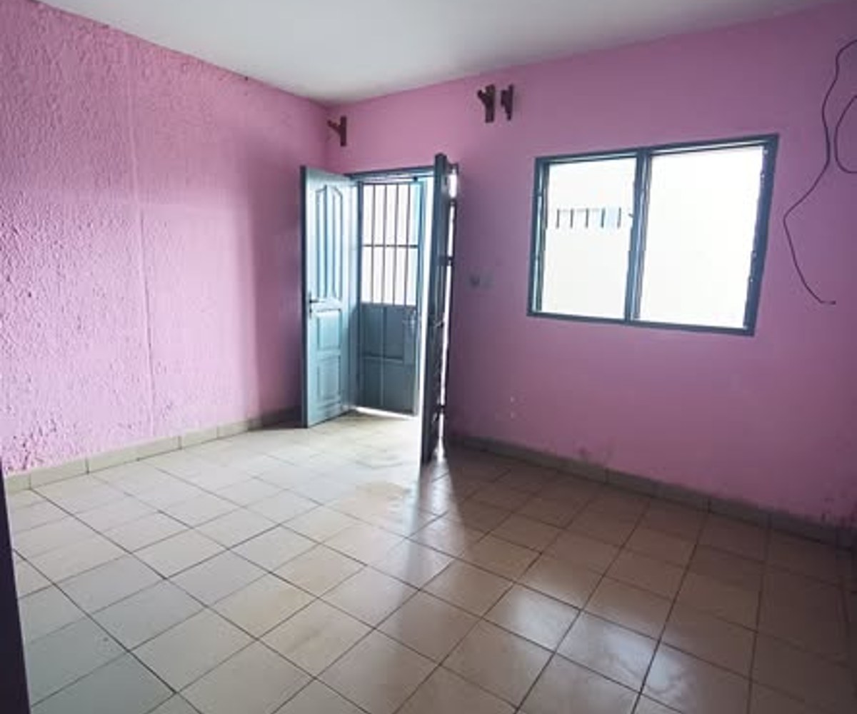 Studio moderne à louer à Biyem-Assi - 60 000 XAF/mois